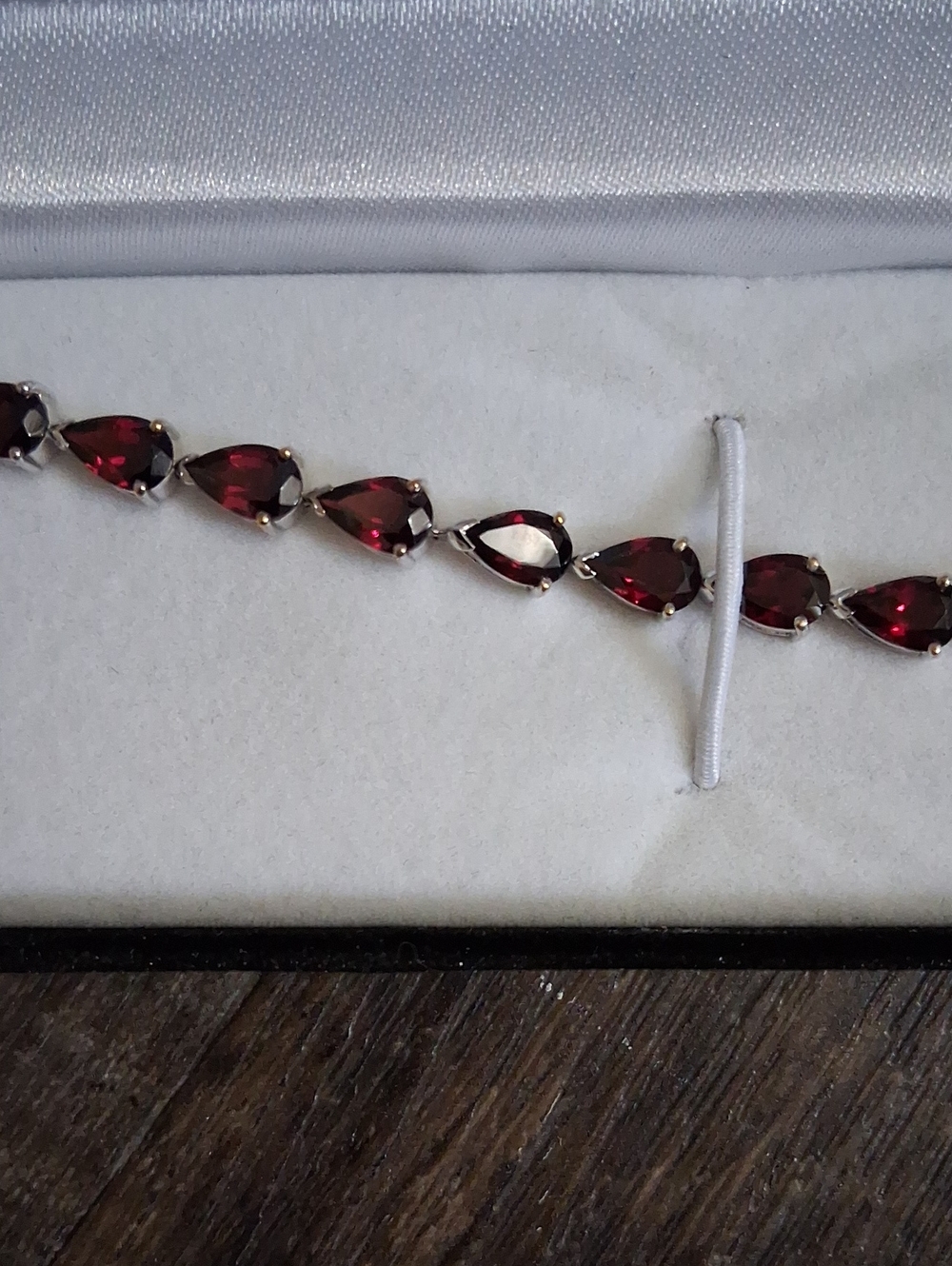 14K Solid WG Deep Red Genuine Garnet Bracelet (20, 7.5mm, Pear Cut Gemstones) - Picture 6 of 9